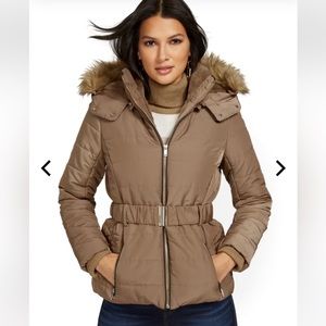 New Plus Size Belted Puffer Jacket With Detachable Fur Hood